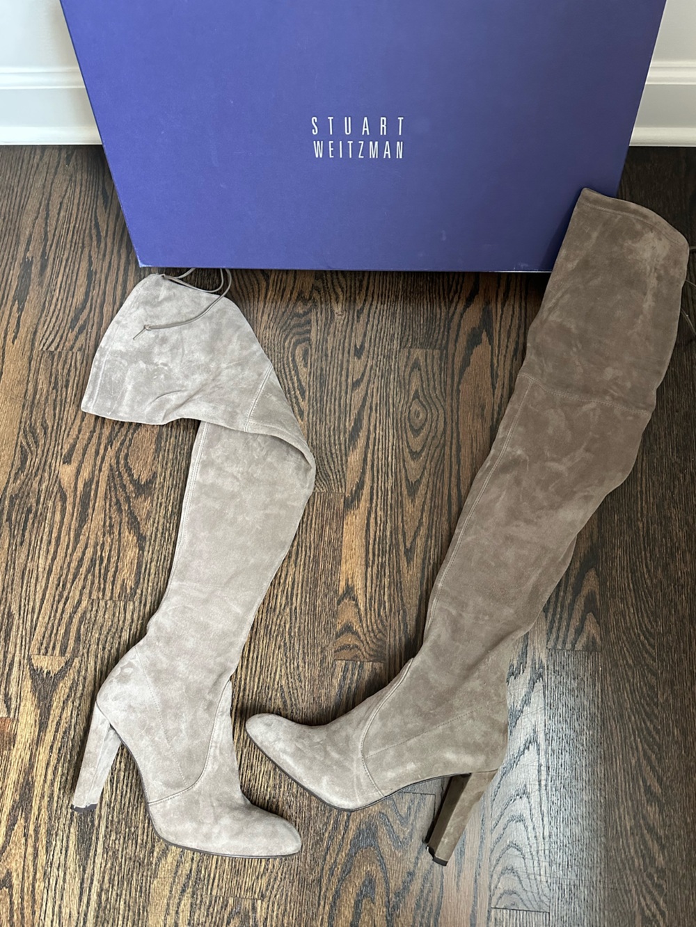 Stuart Weitzmen Highland Suede in Praline - Like New